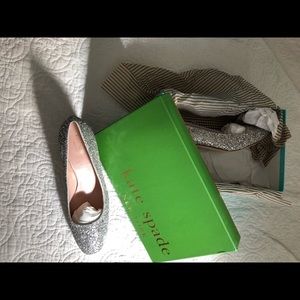 Never worn Kate Spade Dolores heels size 10